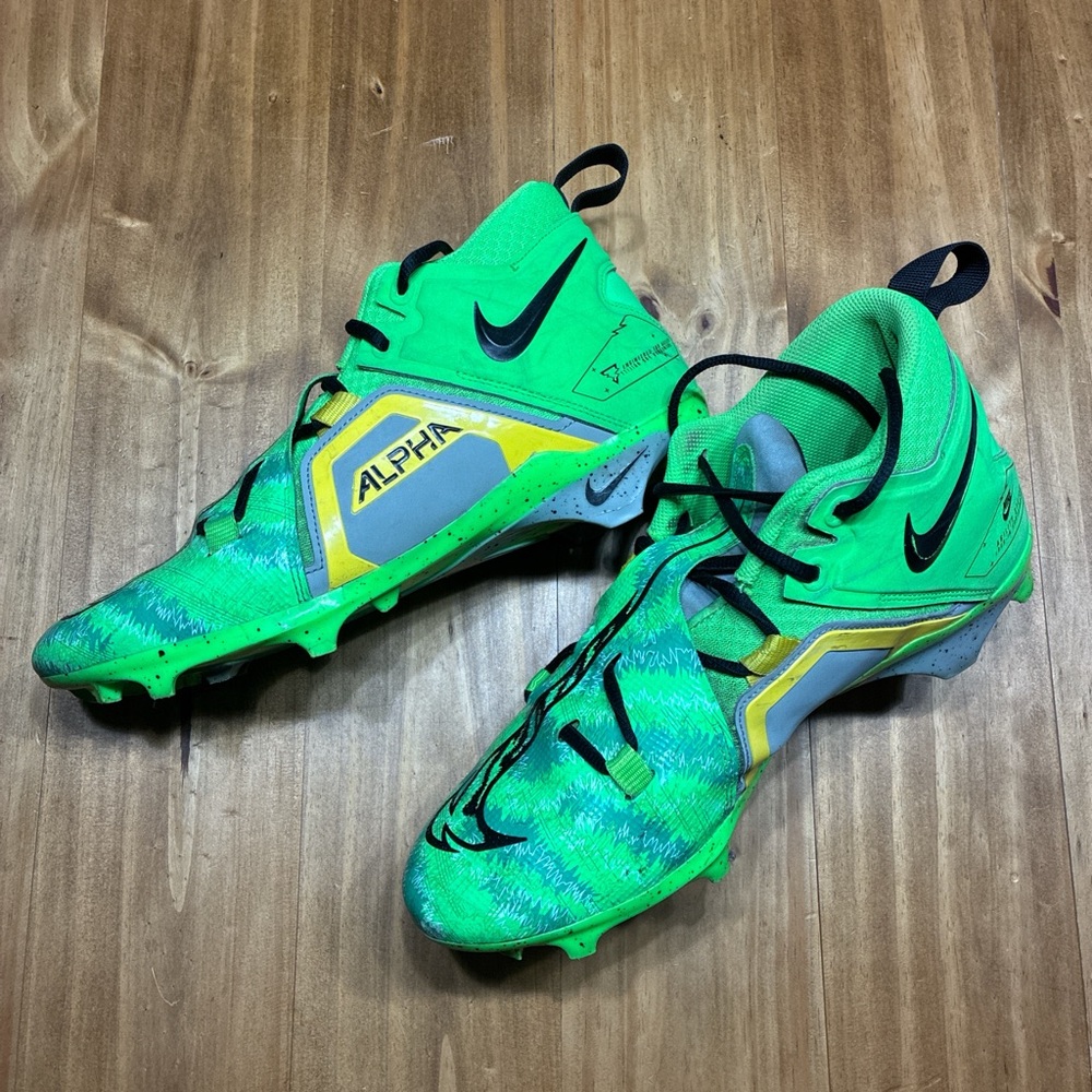 Nike Alpha Menace Pro 3 football cleats